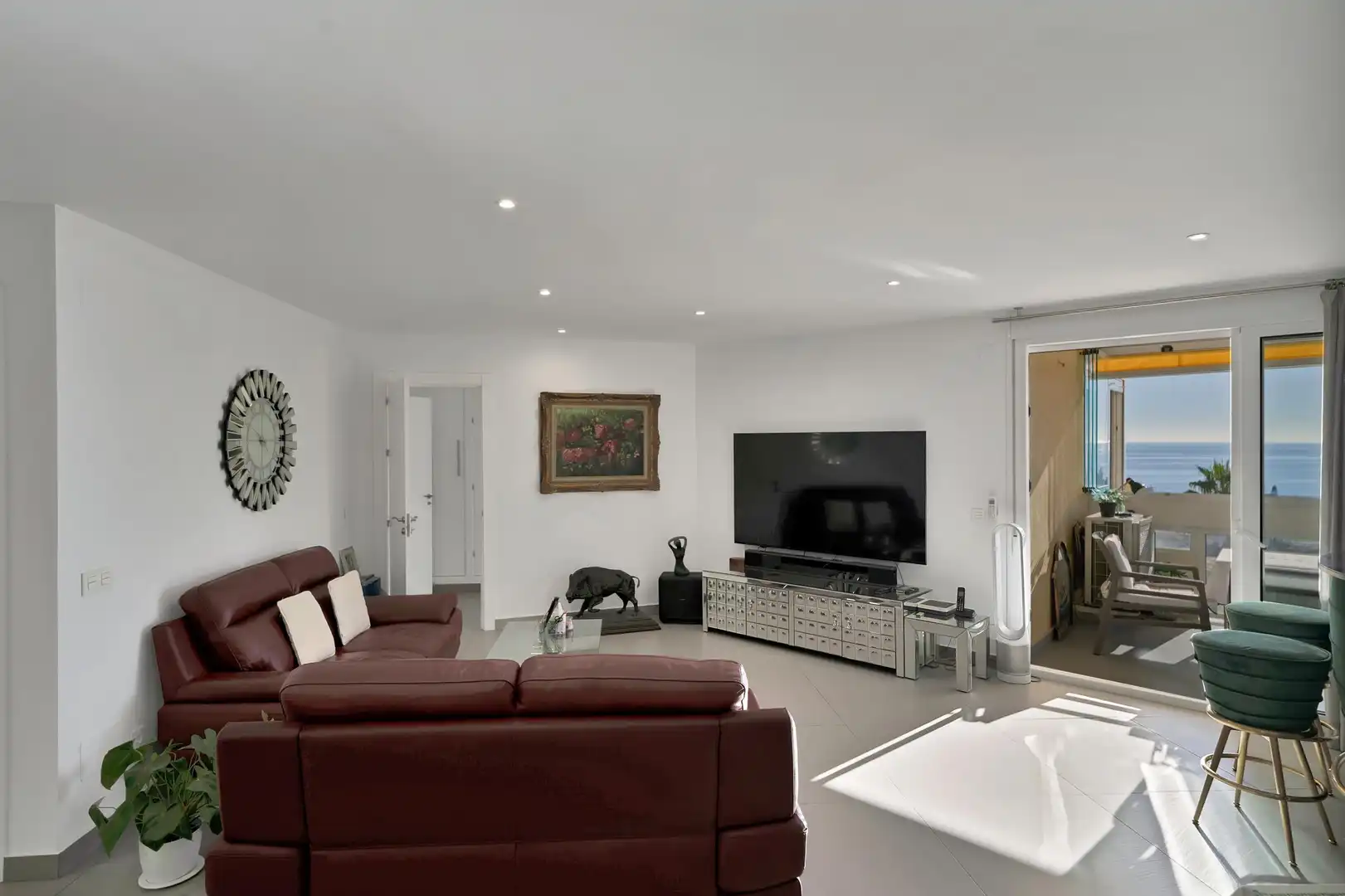 Sala de estar de Apartamento en venta en Marbella con Calefacción, Terraza y Piscina comunitaria