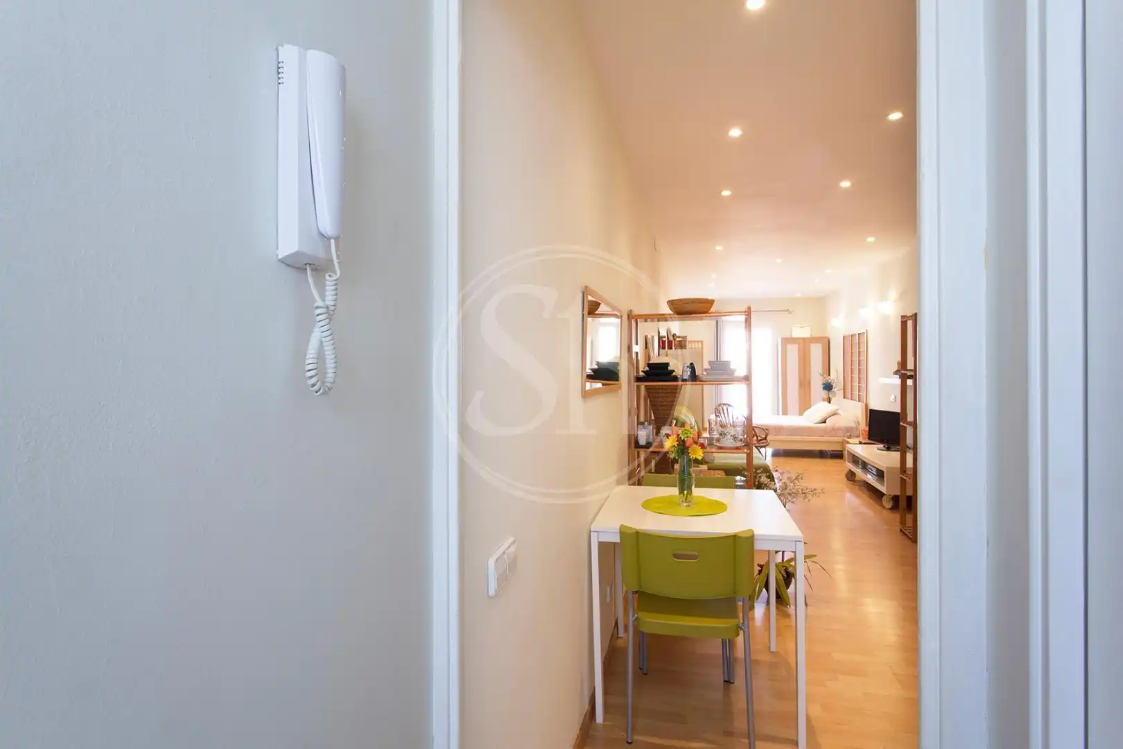 Loft zum Verkauf in Barcelona mit Parkett und Balkon