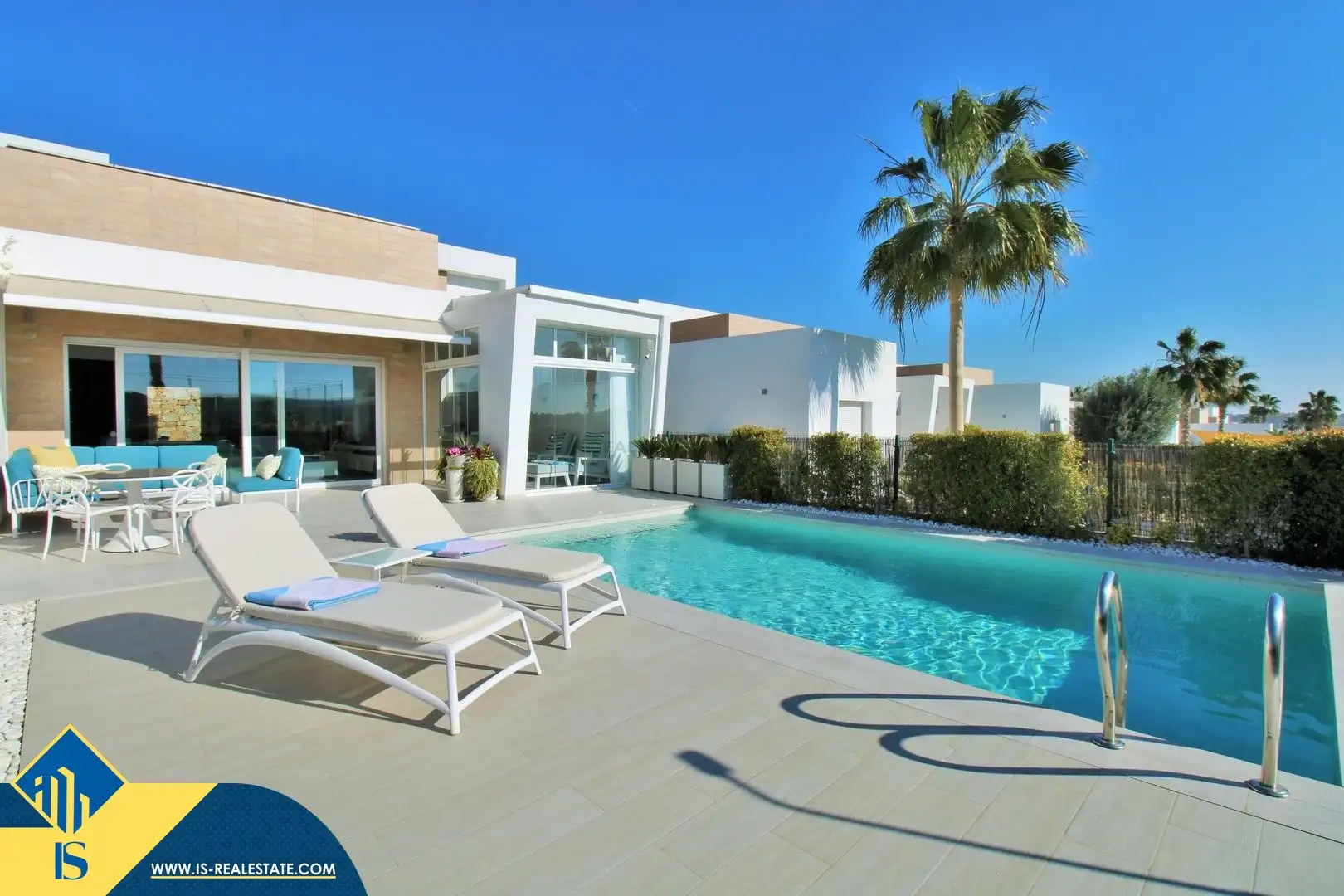 Villa mit Pool zum Verkauf in Algorfa