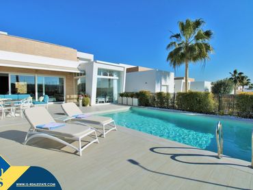 Villa con piscina in vendita a Algorfa