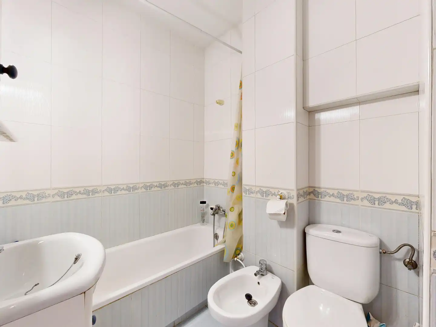 Baño de Casa adosada en venta en Cáceres con Calefacción y Trastero