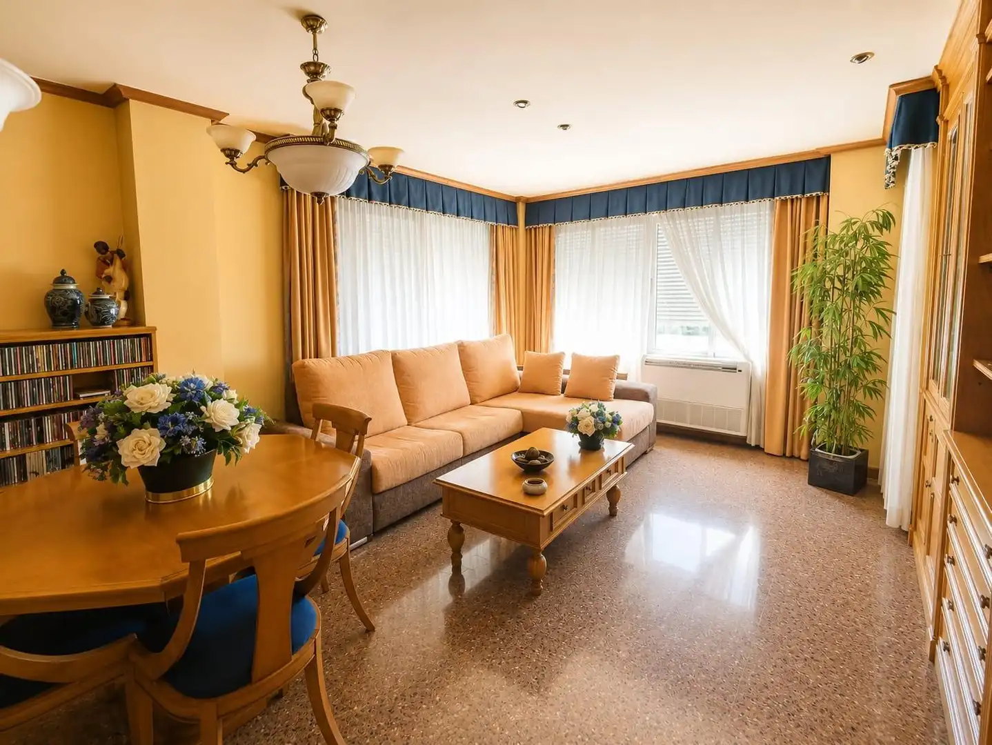 Sala de estar de Piso en venta en Petrer con Aire acondicionado, Balcón y Alarma