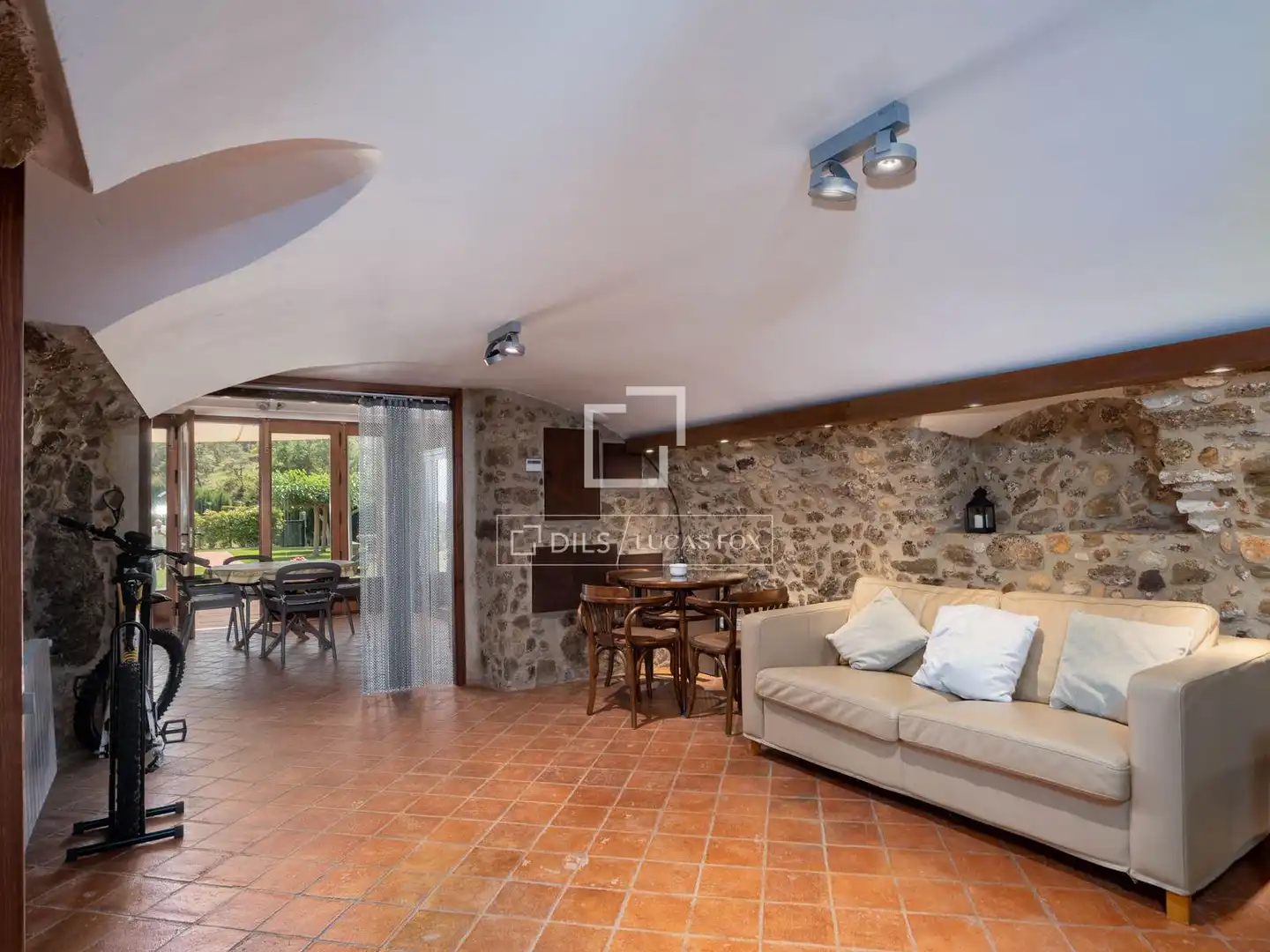 Finca rústica en venda en Lladó amb Aire condicionat, Calefacció i Jardí privat