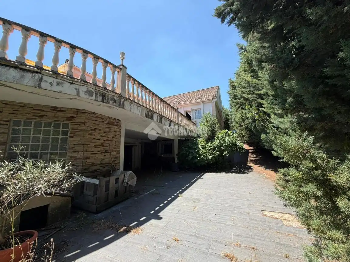 Exterior view of Houses for sale in Paracuellos de Jarama  with Heating