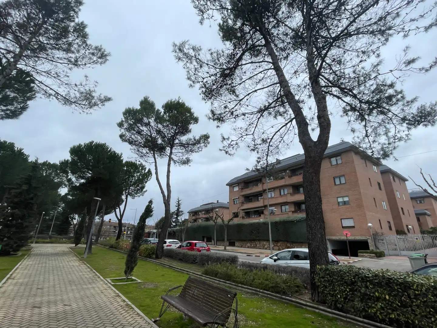 Vista exterior de Ático en venta en Pozuelo de Alarcón con Aire acondicionado, Calefacción y Jardín privado