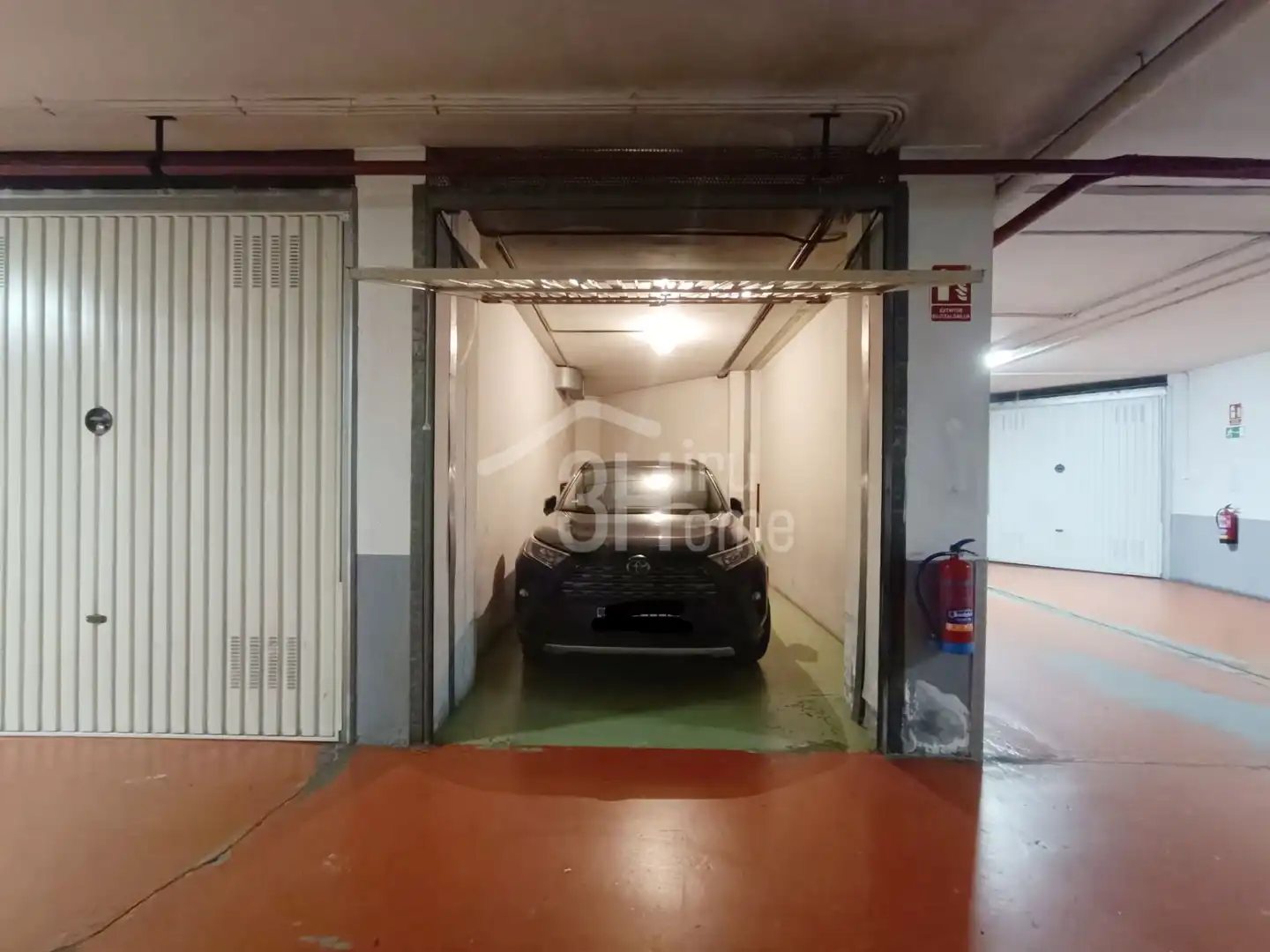 Aparcament de Pis en venda en Irun  amb Calefacció, Terrassa i Traster