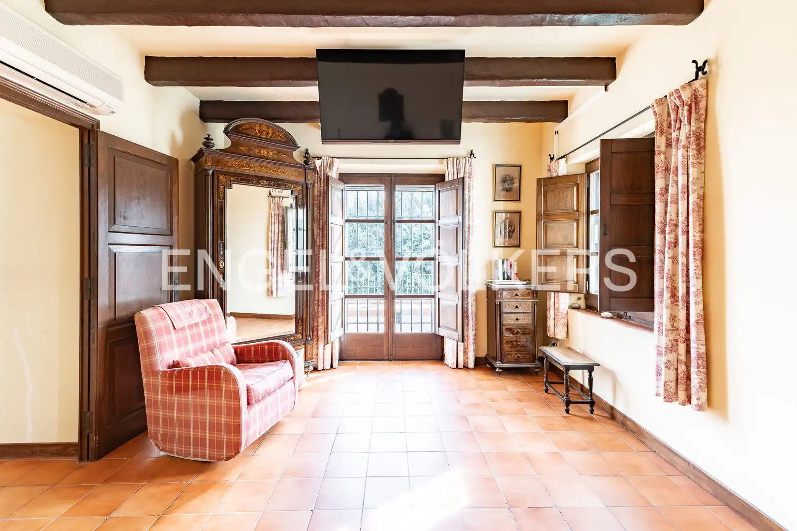 Country house zum Verkauf in Mataró mit Heizung, Privatgarten und Terrasse