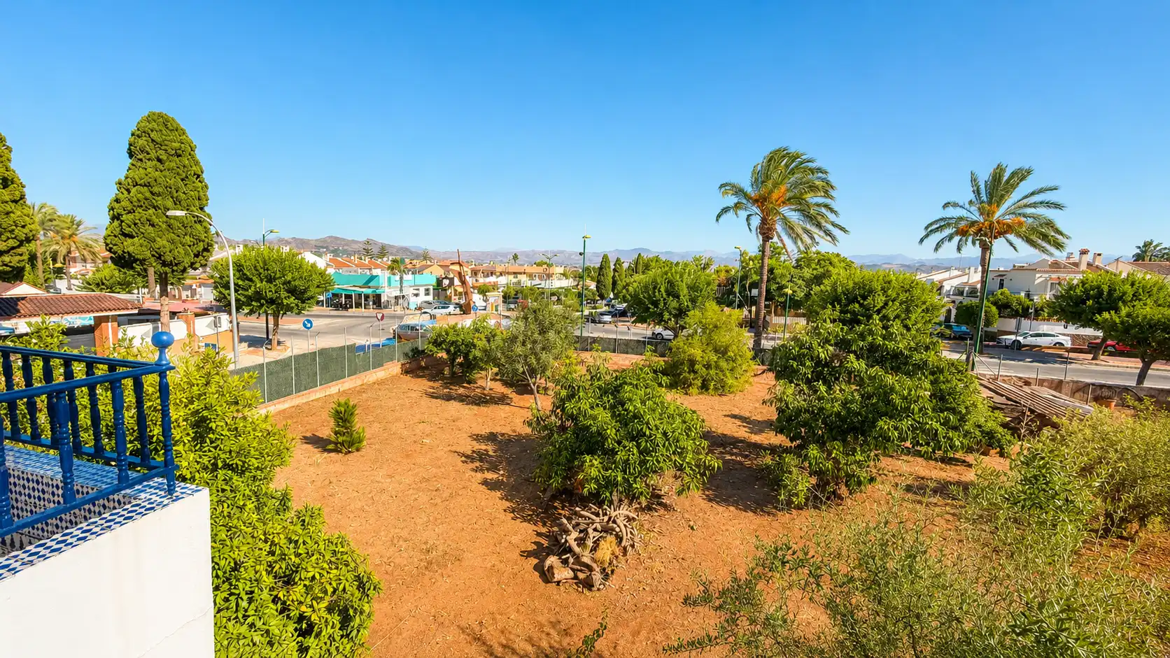 Vista exterior de Casa o xalet en venda en Alhaurín de la Torre amb Aire condicionat, Calefacció i Jardí privat