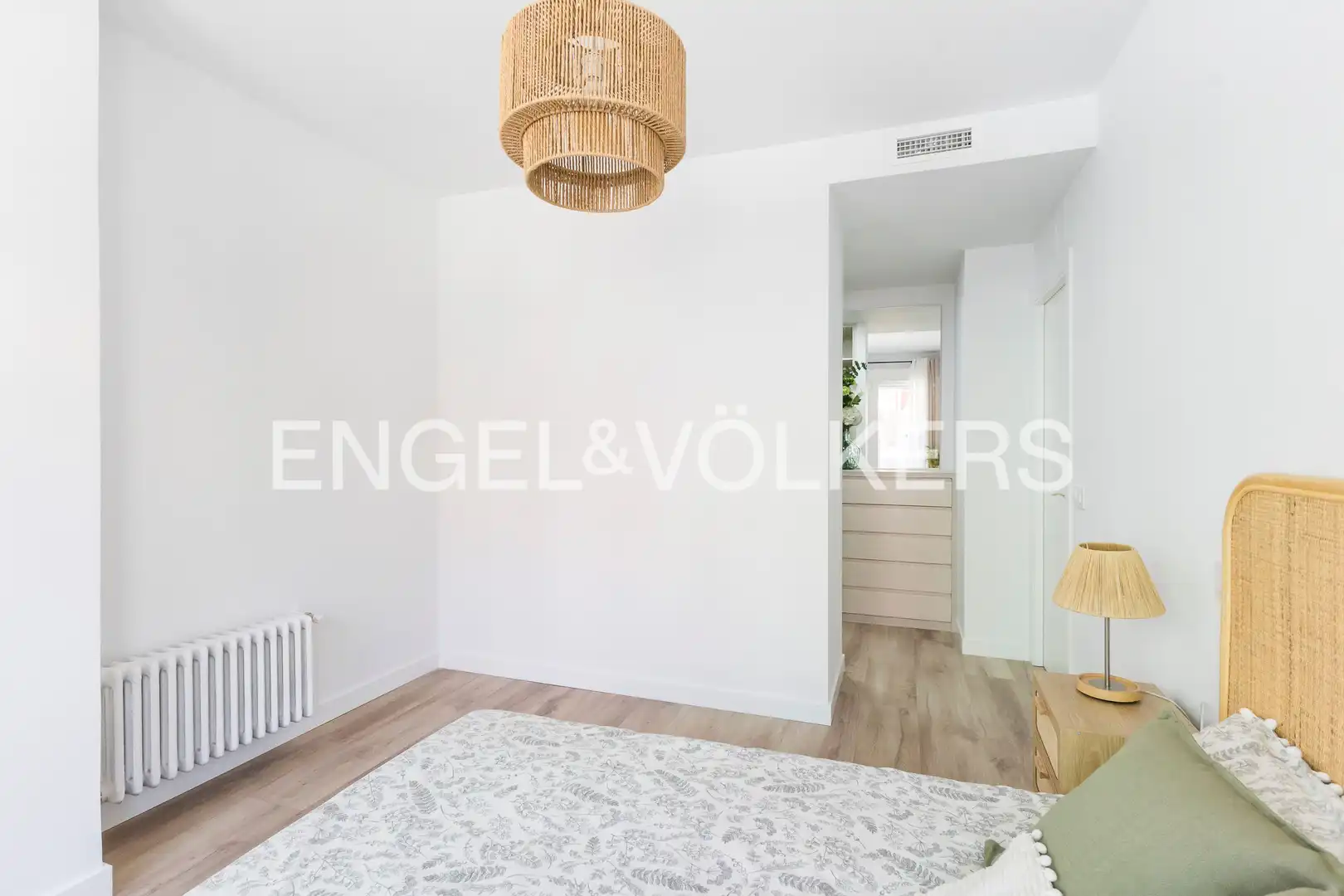 Bedroom of Flat for sale in Madrid  with Air Conditioner, Heating and Parquet flooring