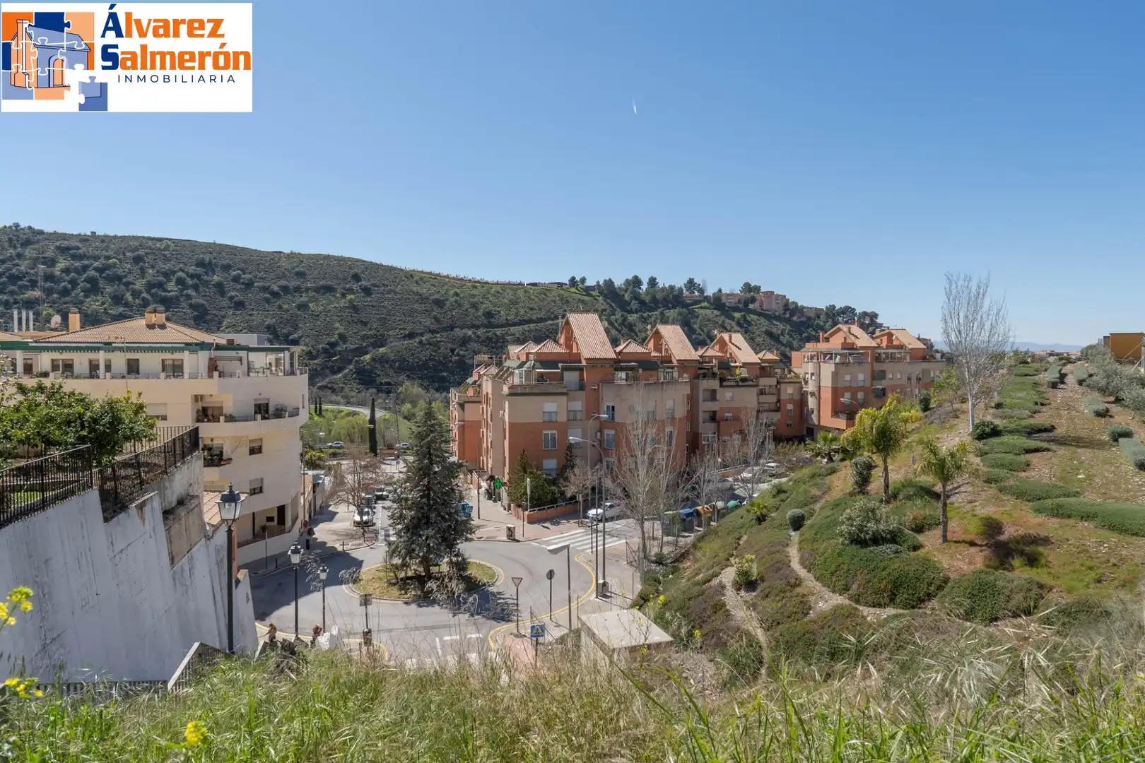 Vista exterior de Casa adosada en venta en Granada con Aire acondicionado y Terraza