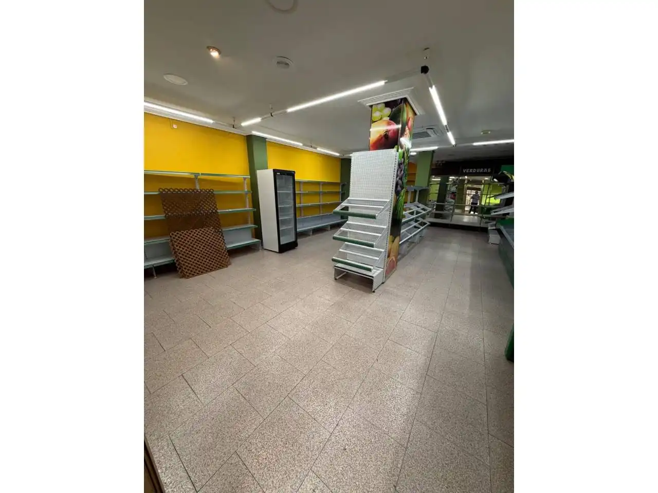 Local comercial en venda a Úbeda, imagen 2
