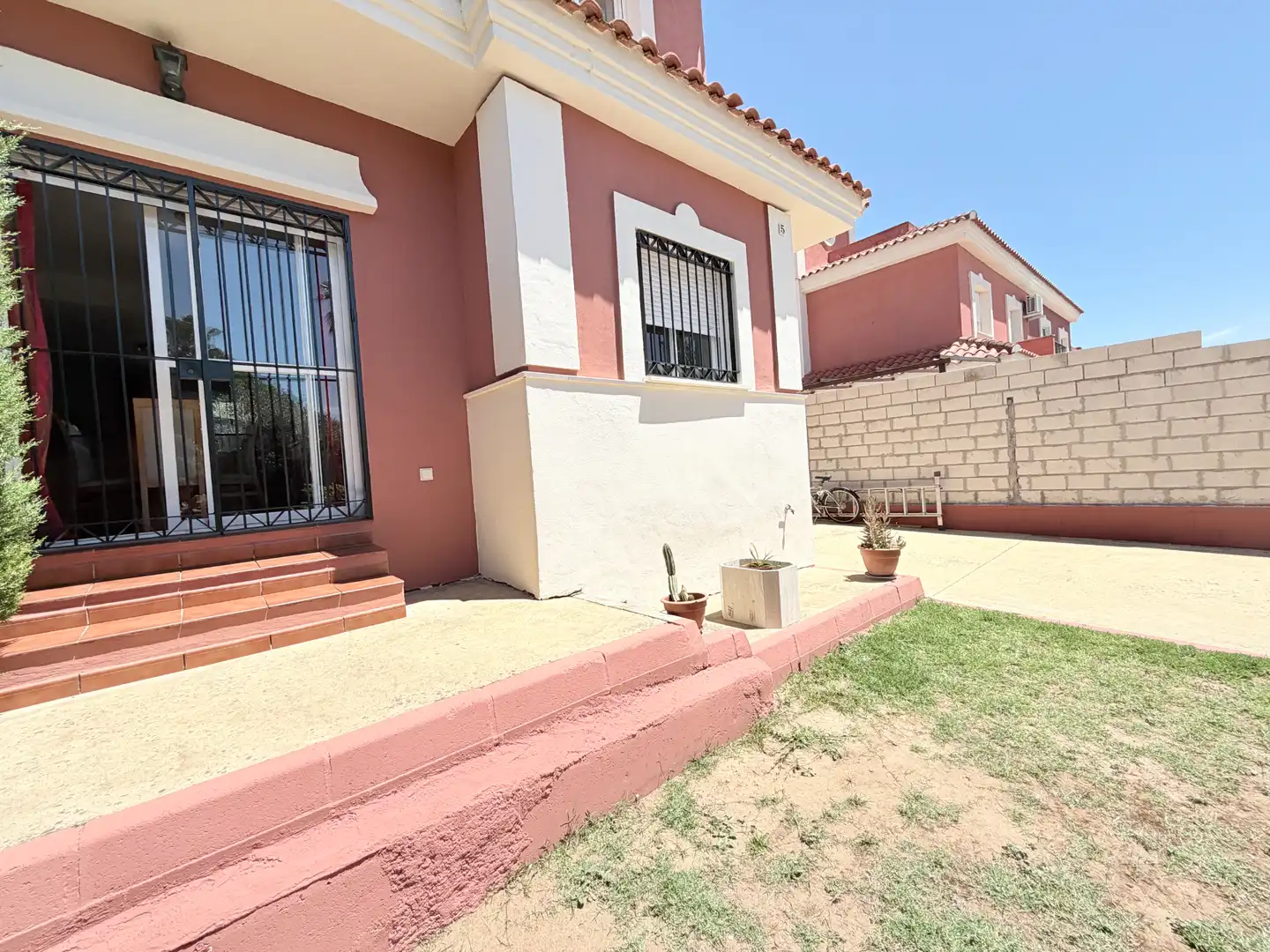 Casa adosada en venta en Calle las Marismas, Salteras
