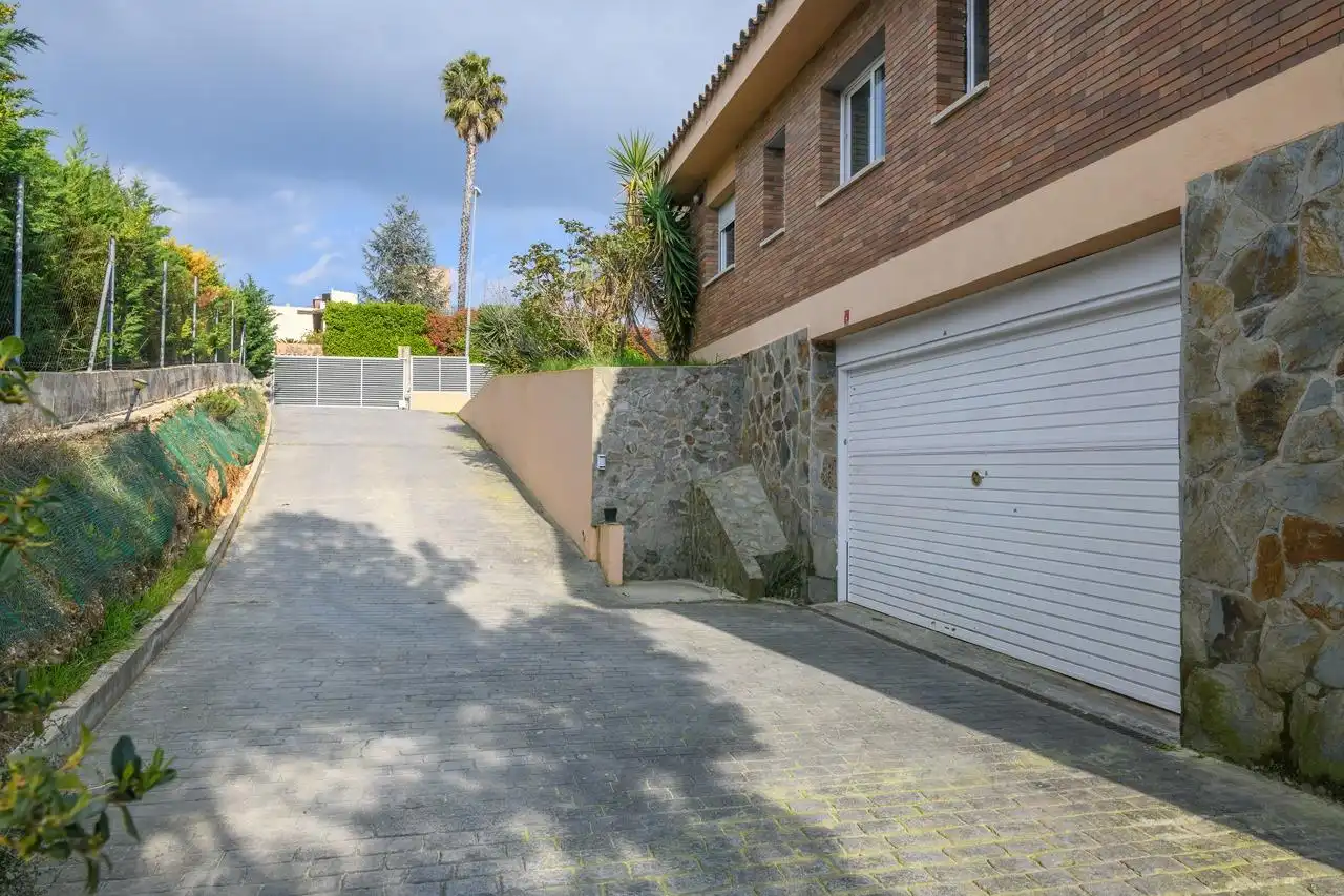 Exterior view of Houses for sale in Sabadell  with Air Conditioner, Heating and Terrace