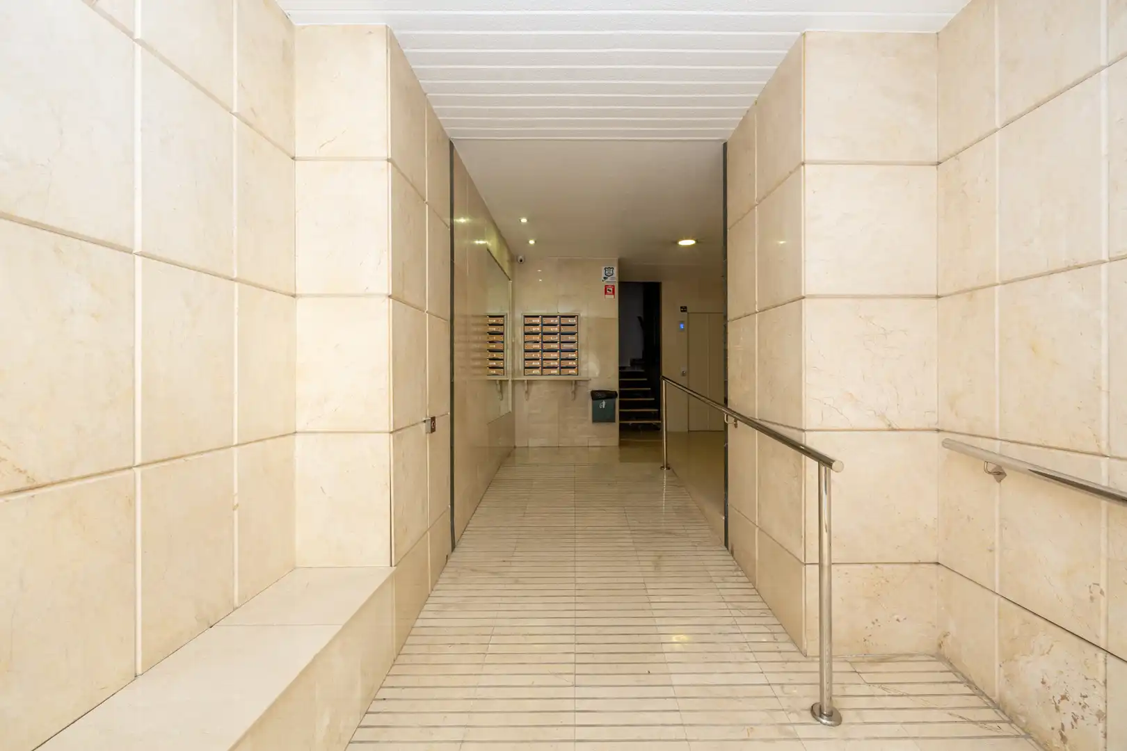 Flat for rent in Granada  with Air Conditioner, Furnished and Washing machine
