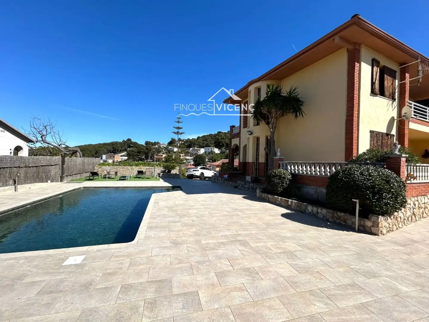 Villa con piscina in vendita a Tomás Bretón