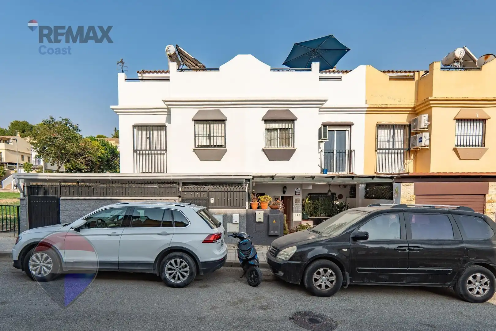Vista exterior de Casa adosada en venda en Cártama amb Piscina comunitària