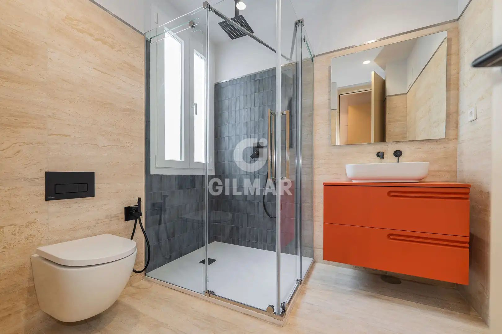 Baño de Piso en venta en Madrid con Calefacción y Trastero