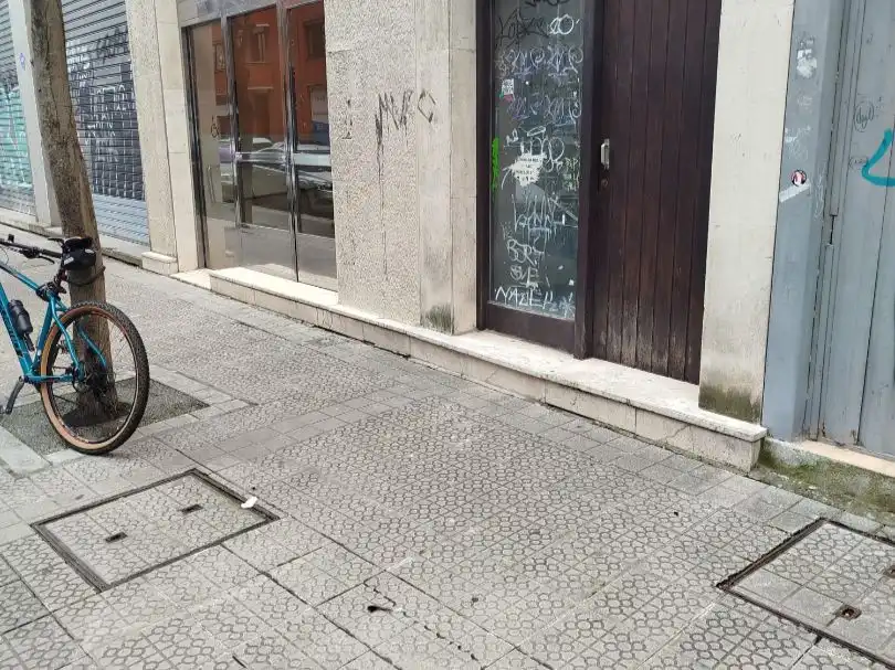 Vista exterior de Garatge en venda en Bilbao 