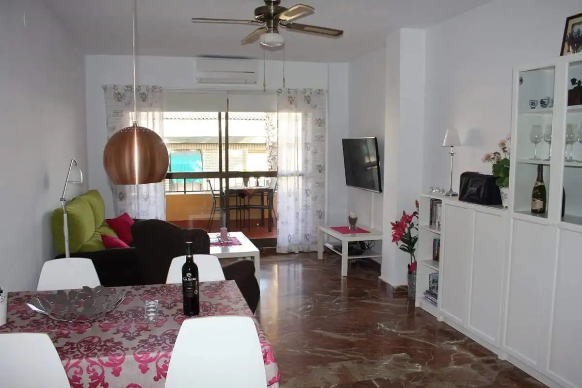 Wohnzimmer von Wohnungen zur Miete in Almuñécar mit Klimaanlage, Terrasse und Möbliert