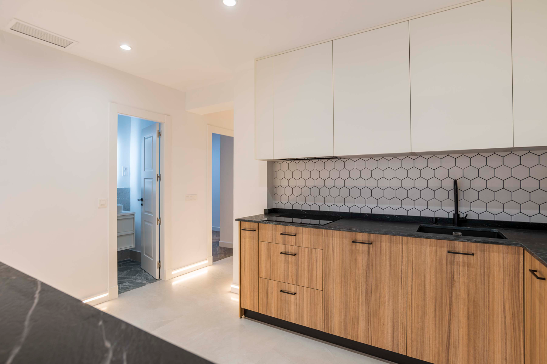 Kitchen of Apartment for sale in  Madrid Capital  with Air Conditioner and Terrace