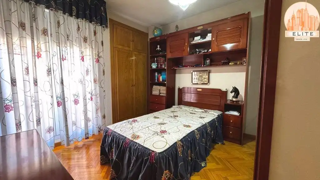 Habitación de Casa adosada en venta en Torrejón de la Calzada con Aire acondicionado, Calefacción y Jardín privado
