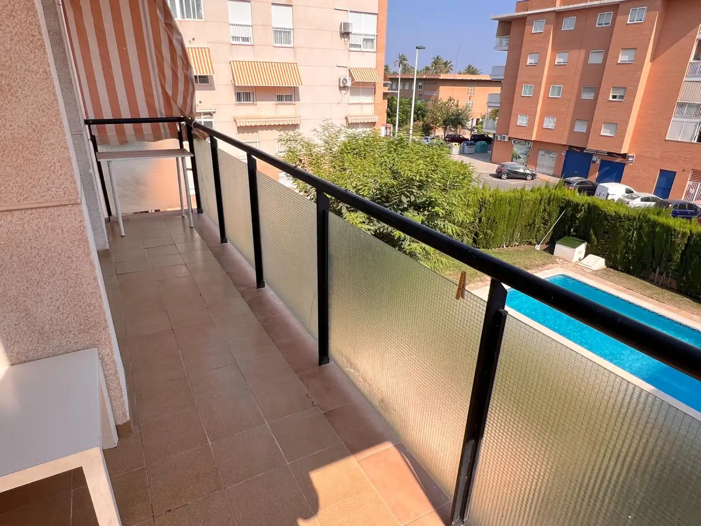Terrassa de Pis de lloguer en Elche / Elx amb Moblat, Balcó i Piscina comunitària