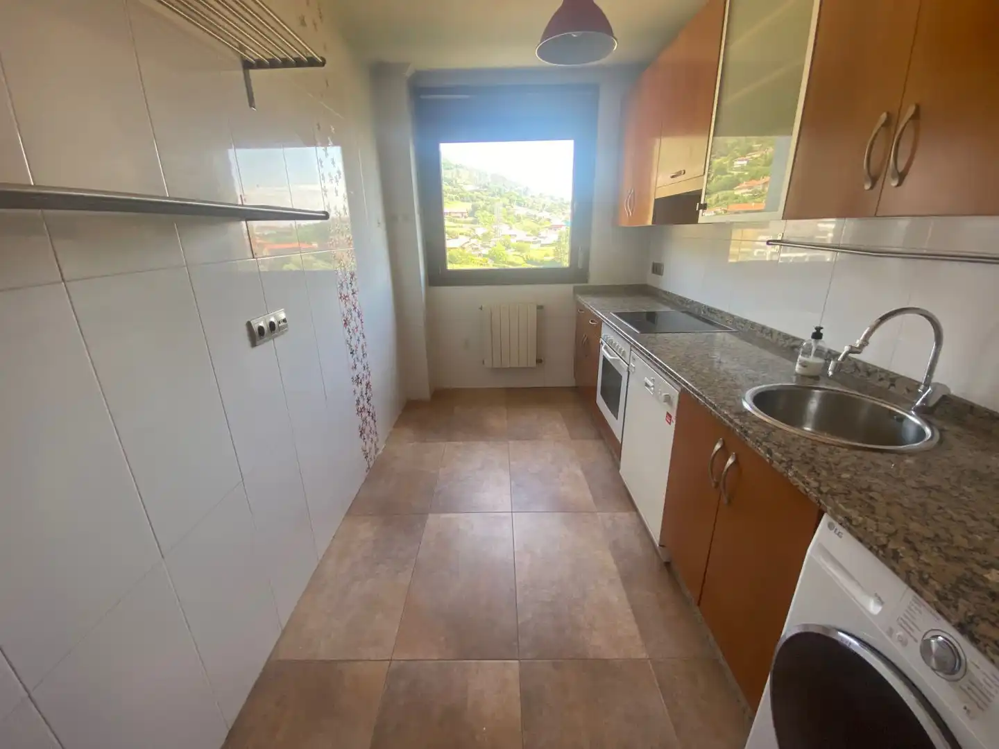 Cocina de Piso en venta en Oviedo  con Calefacción, Trastero y Balcón