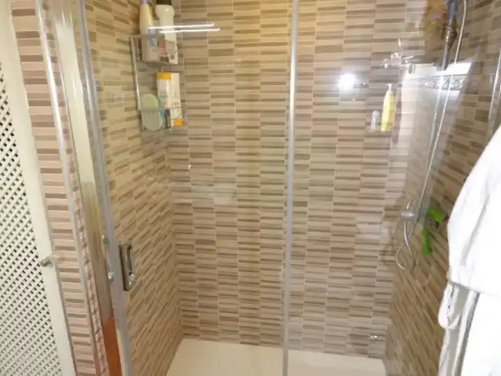 Bathroom of Flat for sale in Torremolinos  with Air Conditioner, Swimming Pool and Balcony