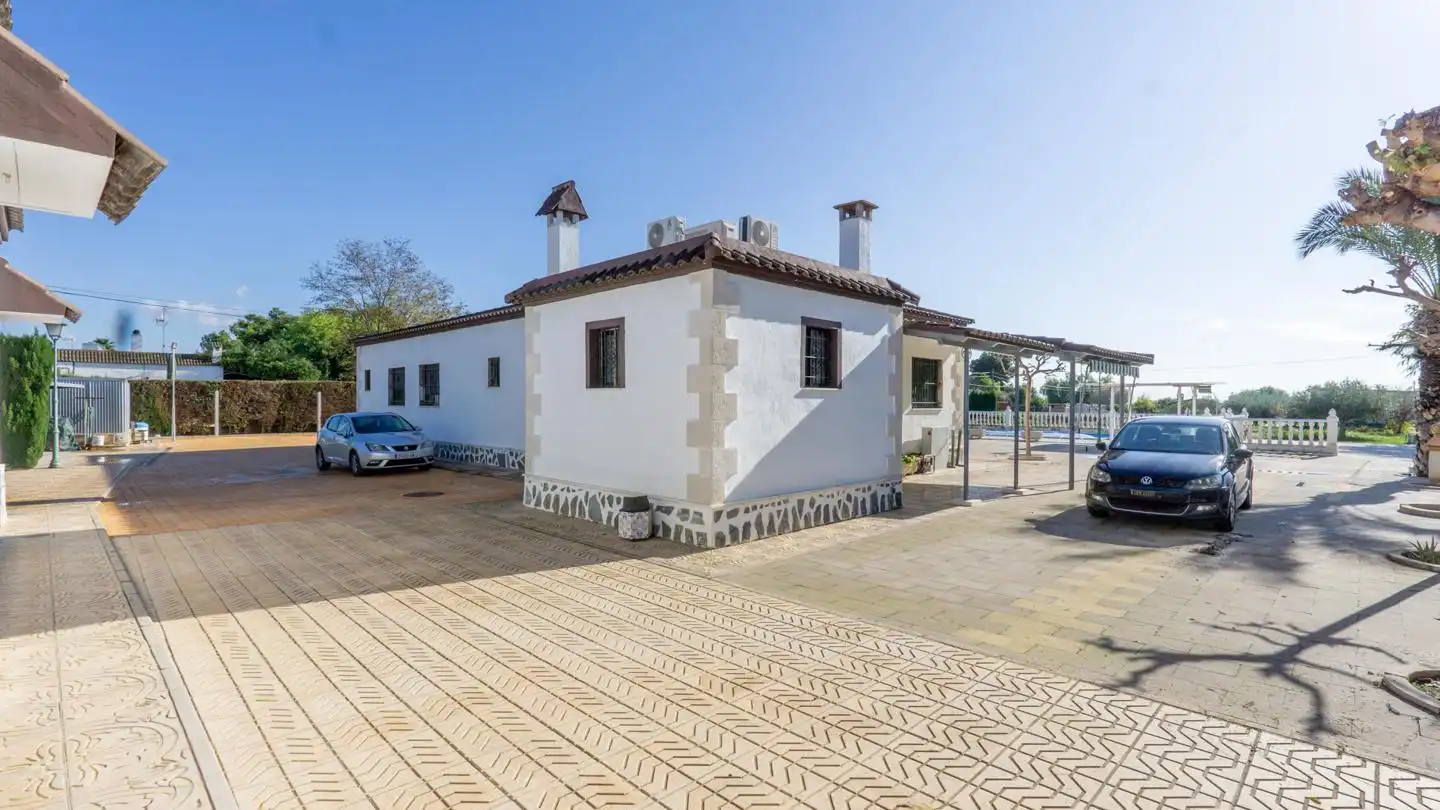 Vista exterior de Casa o chalet en venta en Crevillent con Aire acondicionado, Jardín privado y Terraza