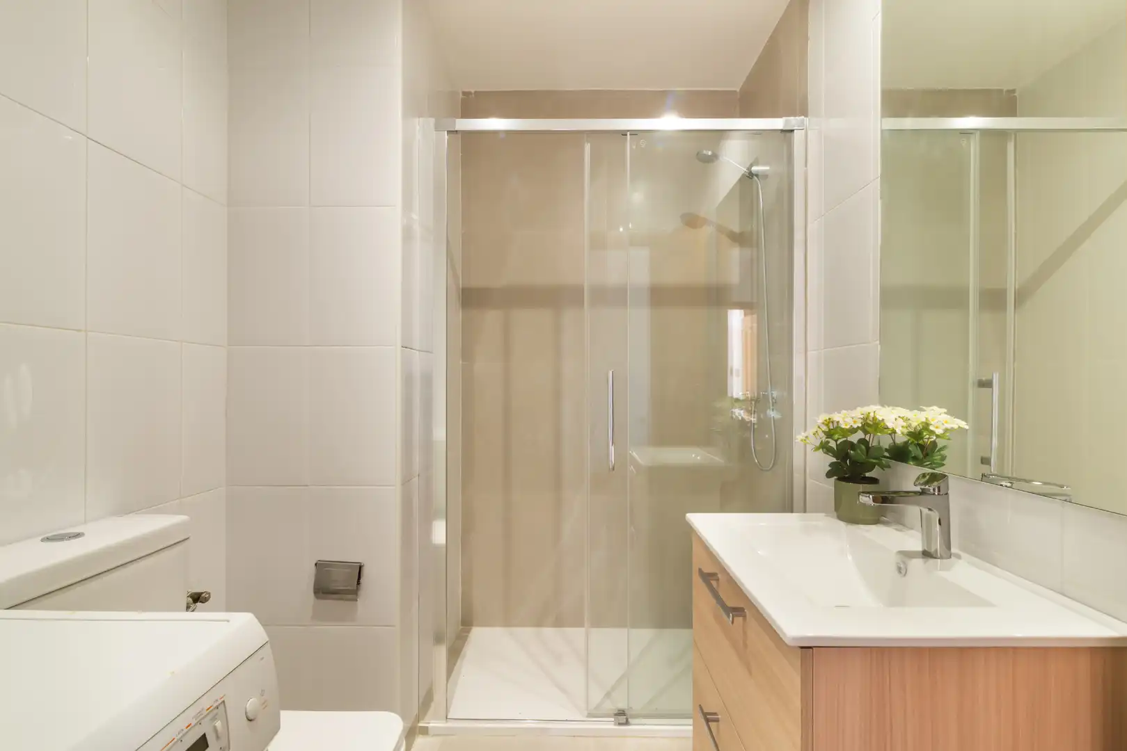 Baño de Piso de alquiler en Madrid con Aire acondicionado, Calefacción y Amueblado