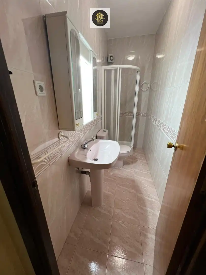 Bathroom of Flat for sale in Linares  with Terrace, Storage room and Balcony