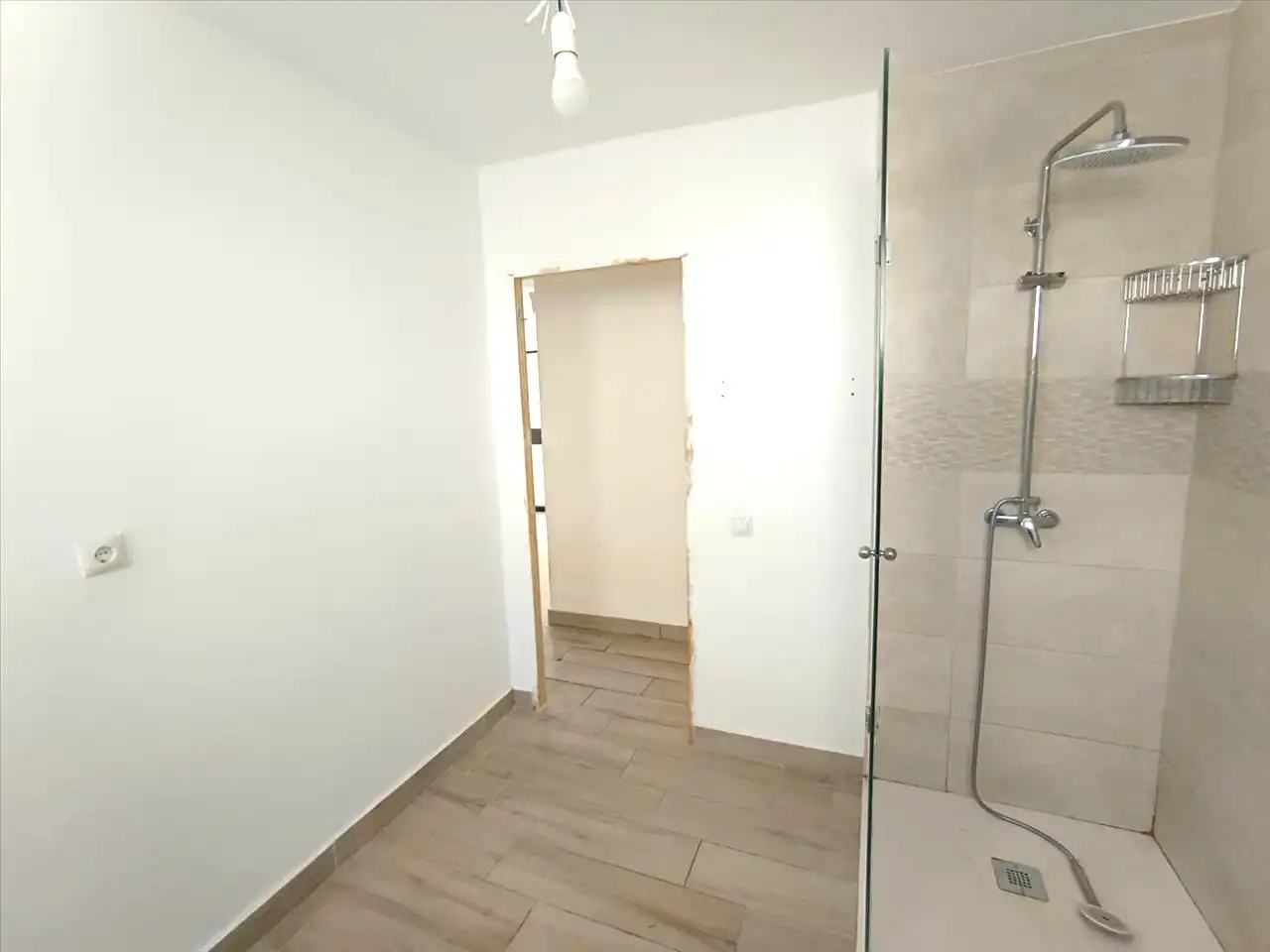 Bany de Pis en venda en San Martín del Tesorillo amb Parquet i Terrassa