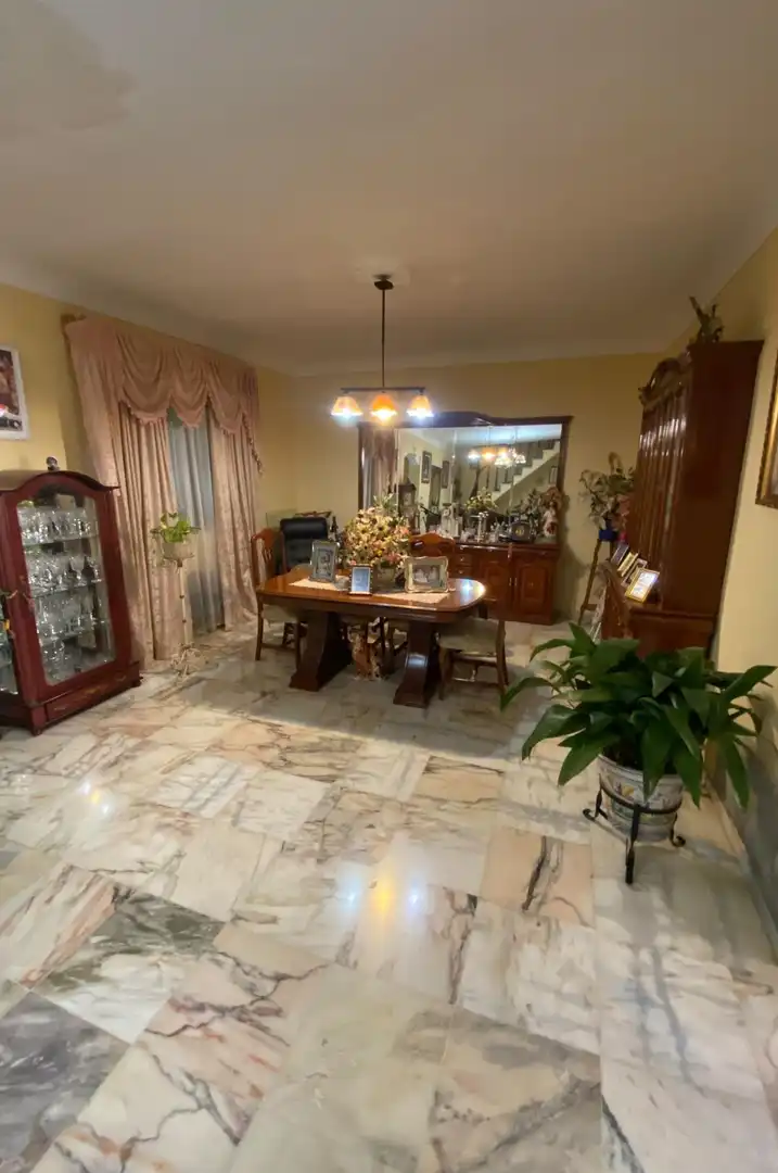 Casa aparellada en venda a Casco Antiguo