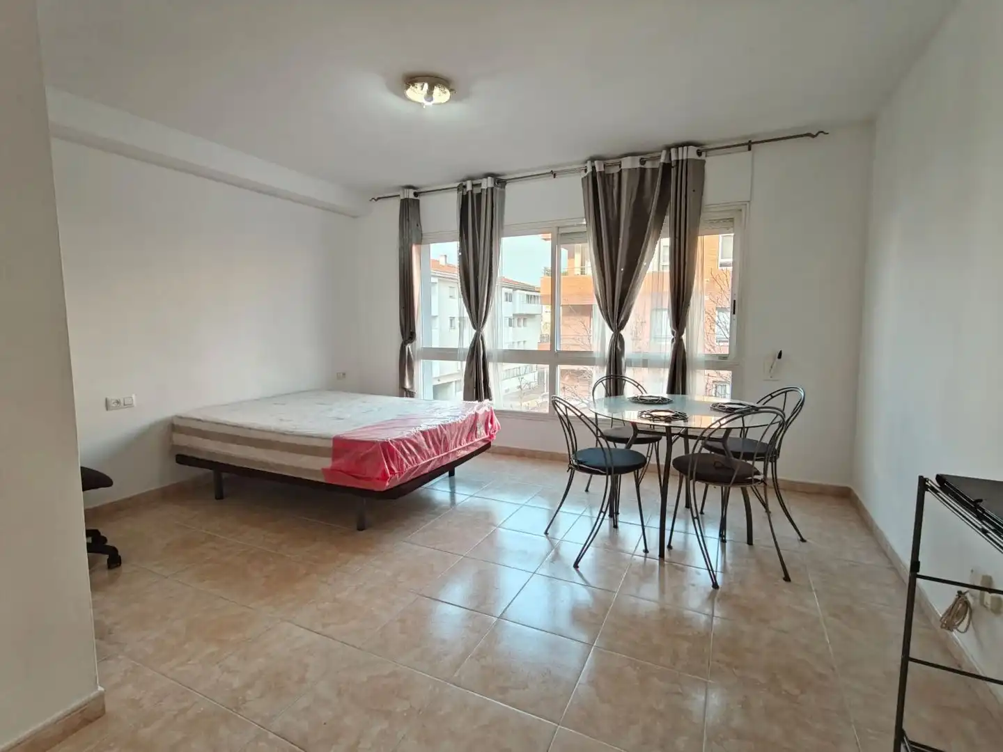 Habitación de Piso en venta en Girona con Calefacción