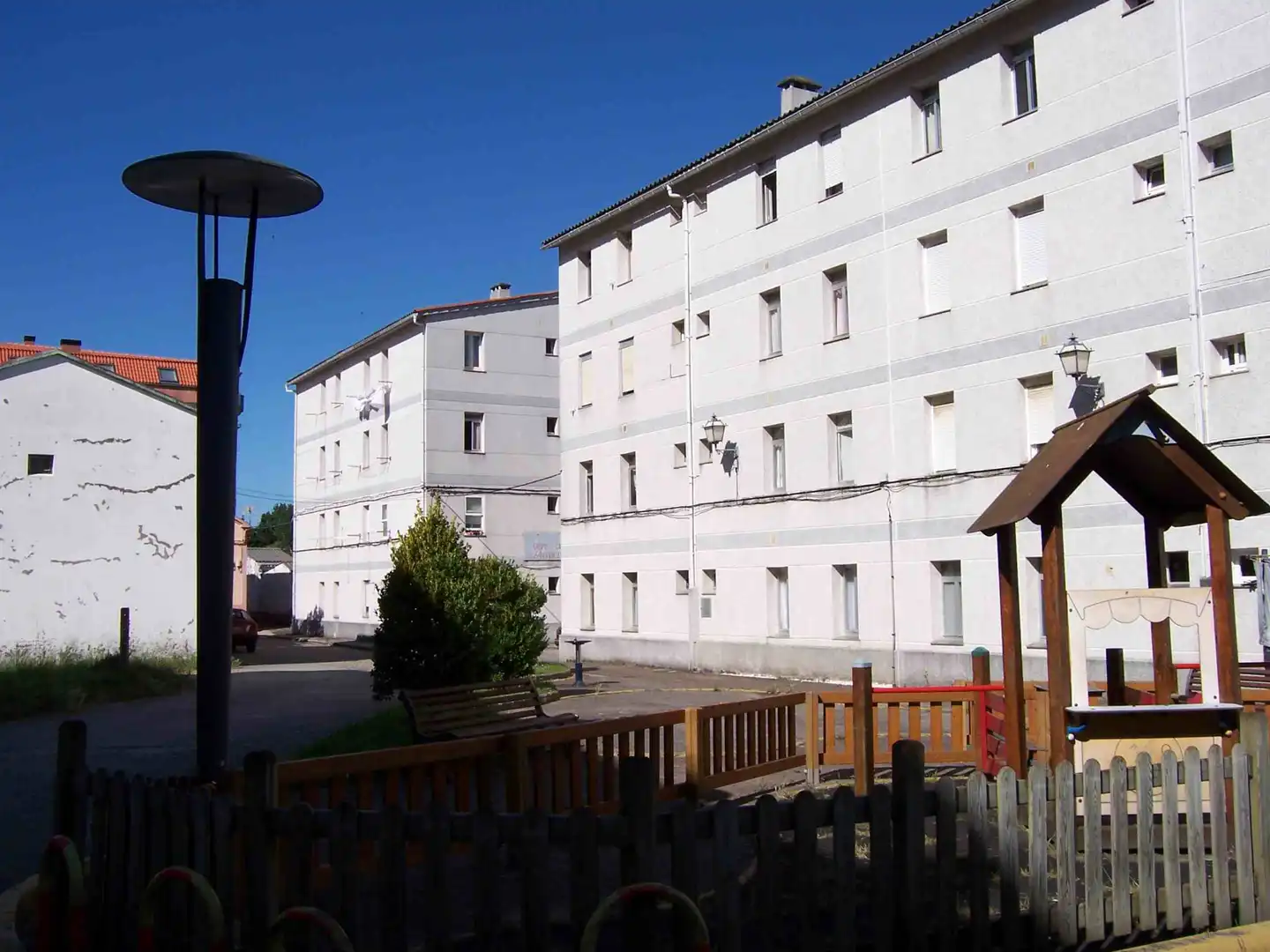 Vista exterior de Apartamento en venta en Cariño con Calefacción, Amueblado y Horno