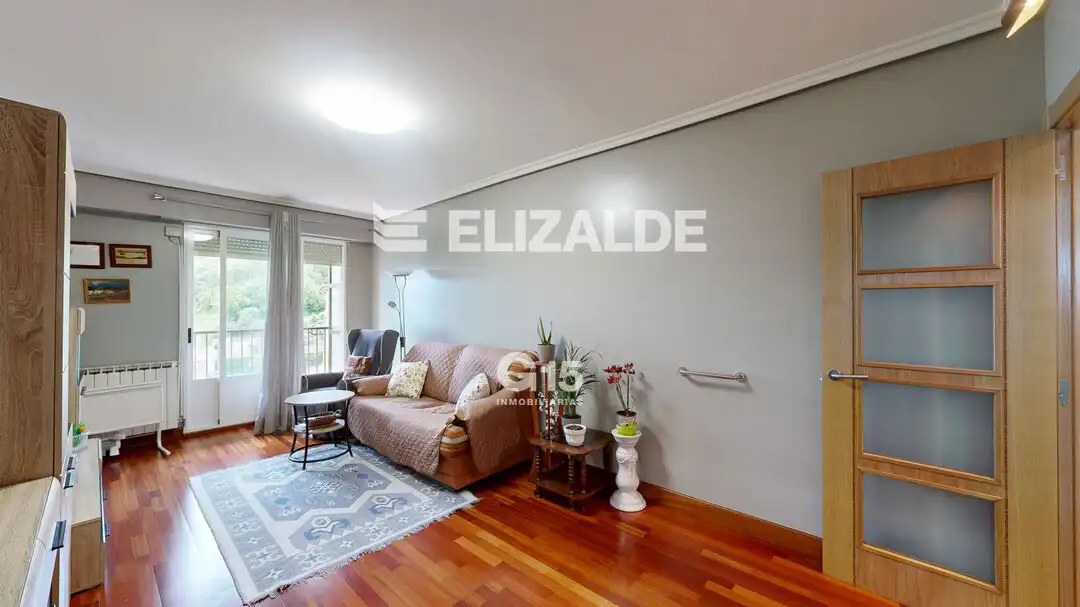Habitación de Piso en venta en Donostia - San Sebastián  con Calefacción, Trastero y Balcón
