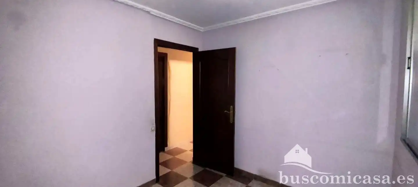 Schlafzimmer von Erdgeschoss zum Verkauf in Linares