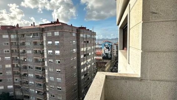 Vista exterior de Dúplex en venda en Vigo  amb Calefacció, Terrassa i Traster