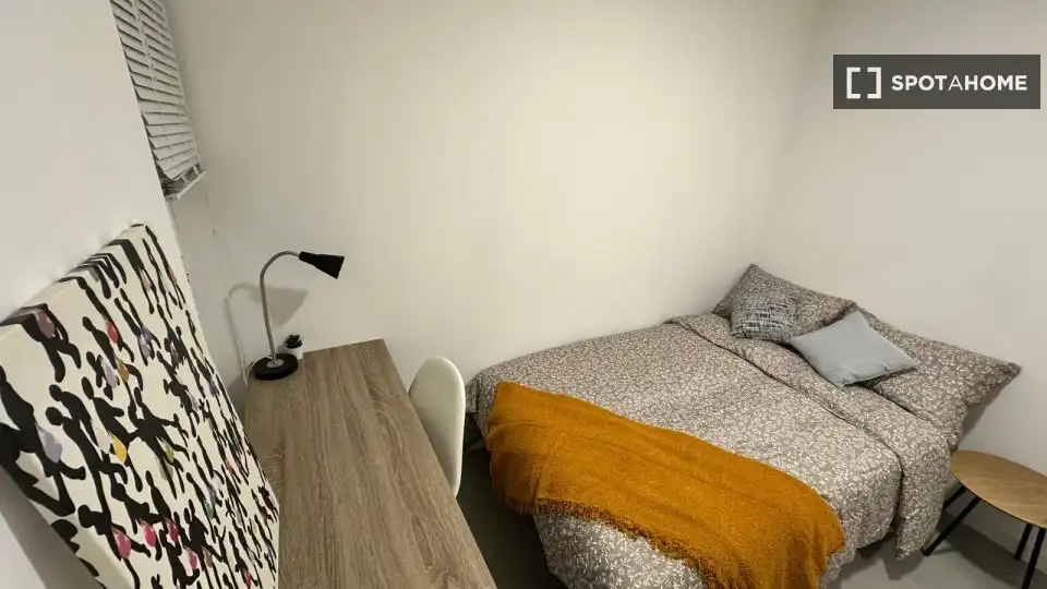 Bedroom of Flat for share in La Florida - Les Planes