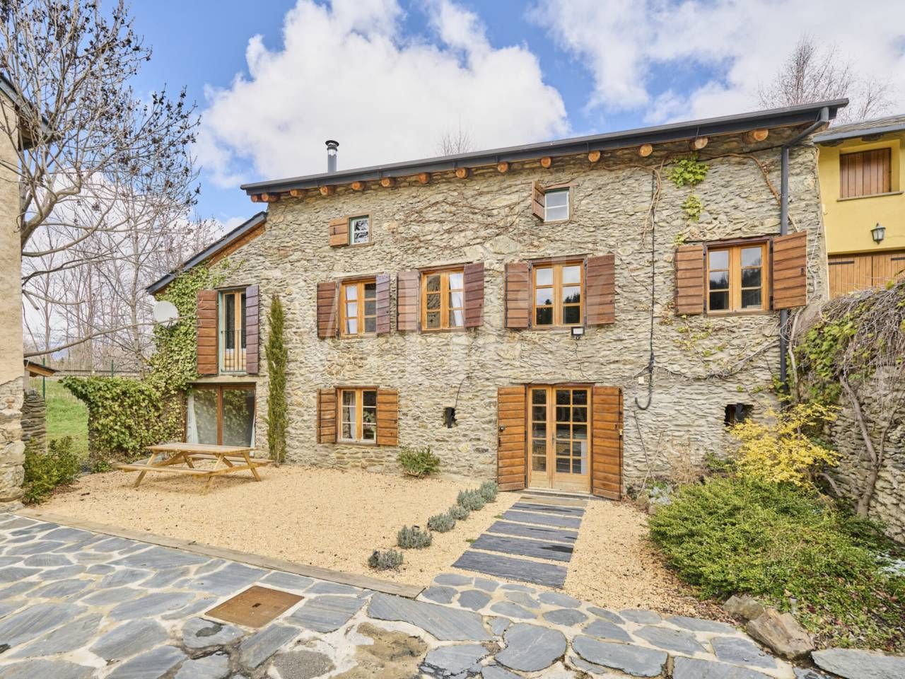 Vista exterior de Casa o xalet en venda en Err amb Calefacció i Parquet