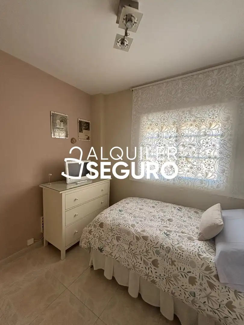 Detached house with pool to rent in Escritor busto previ, imagen 13