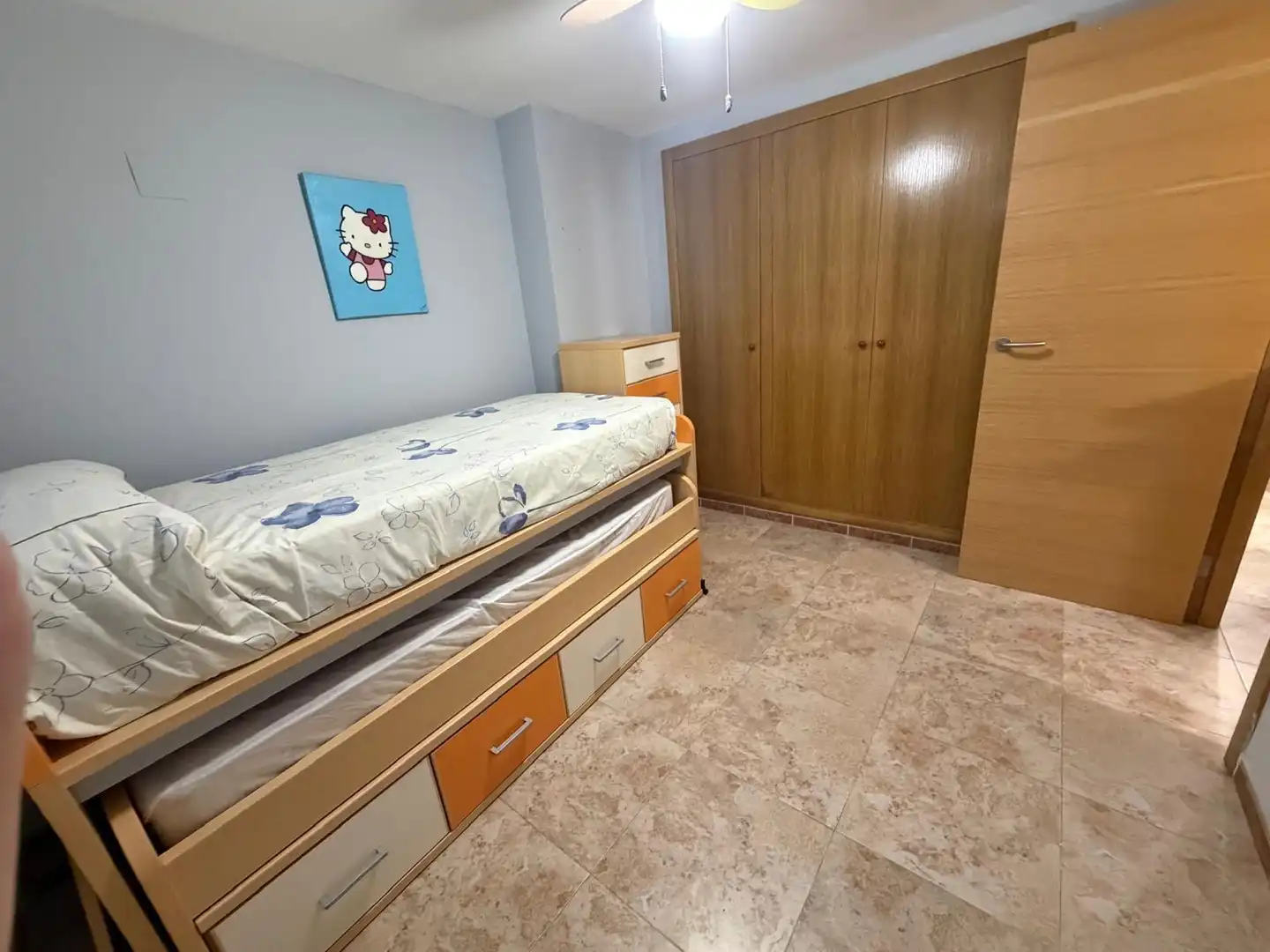 Schlafzimmer von Einfamilien-Reihenhaus zum Verkauf in Oliva mit Klimaanlage, Heizung und Privatgarten