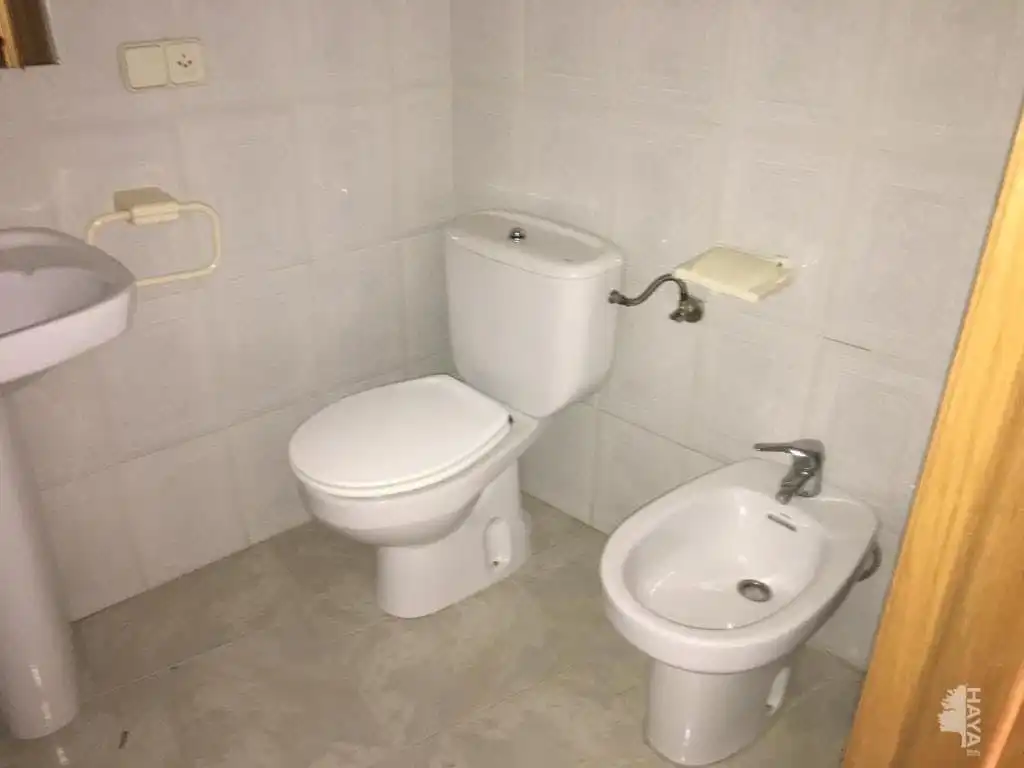 Badezimmer von Gebäude zum Verkauf in Villacañas