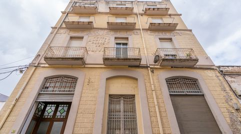 Gran edificio con 4 plantas y montacargas, imagen 2