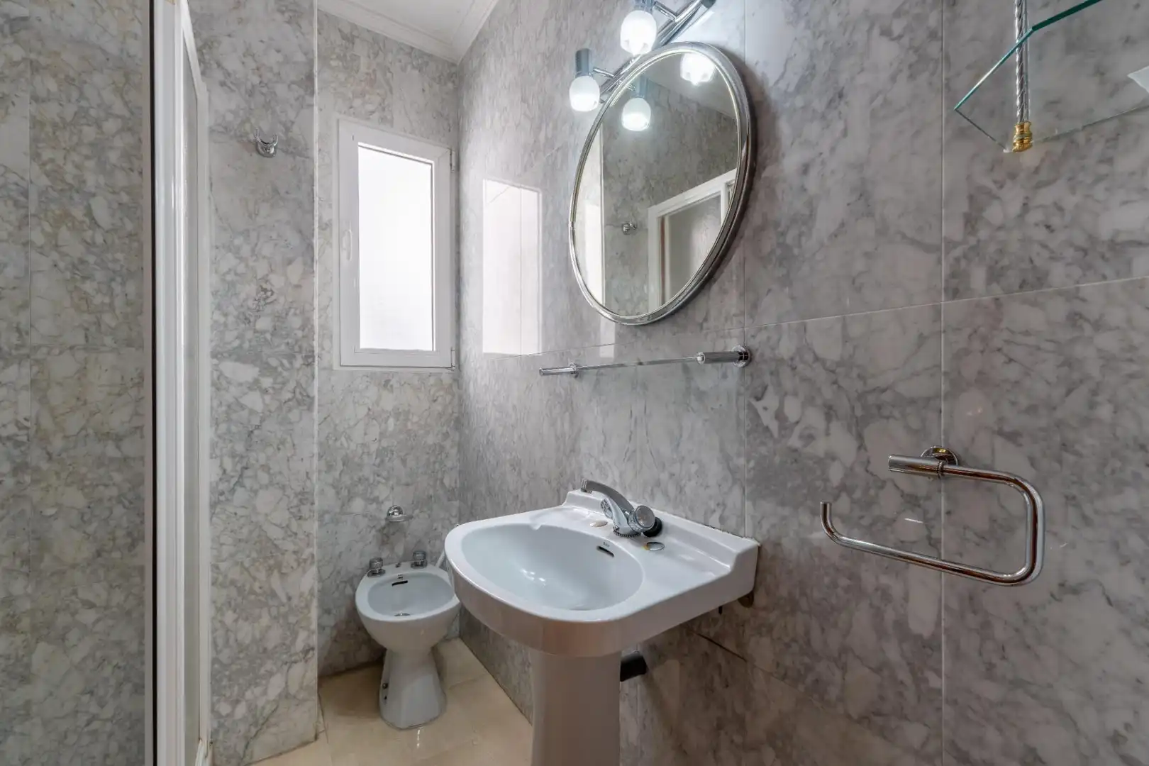 Badezimmer von Wohnung zum Verkauf in Córdoba mit Klimaanlage, Heizung und Abstellraum