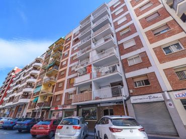 Pis amb balcó en venda a C. de Mallorca