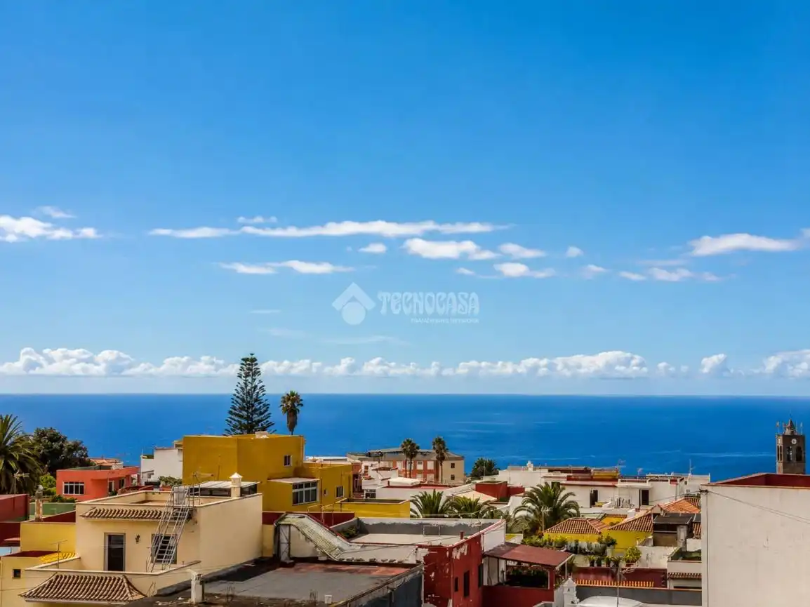 Vista exterior de Casa o xalet en venda en La Guancha amb Terrassa i Balcó