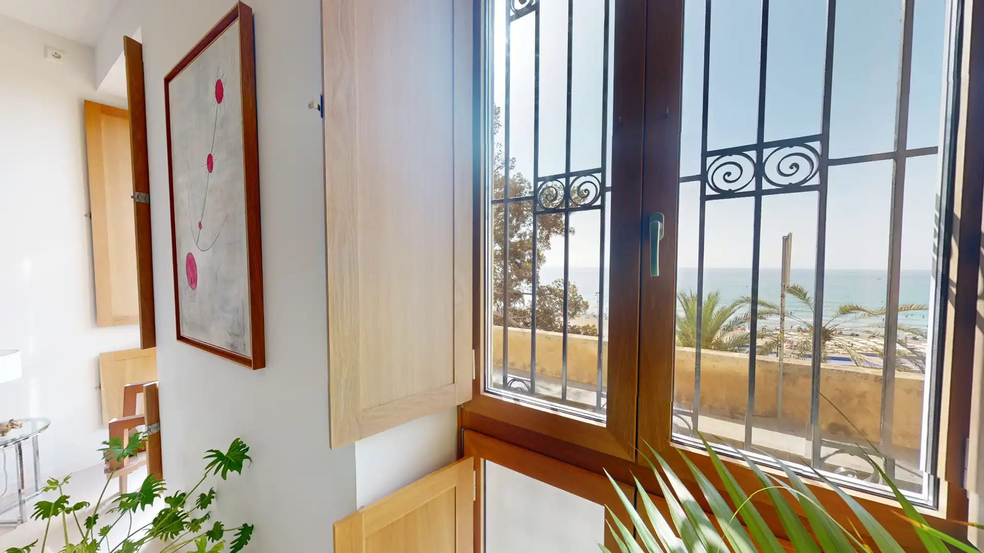 Wohnung zum Verkauf in Alicante / Alacant mit Klimaanlage, Privatgarten und Abstellraum