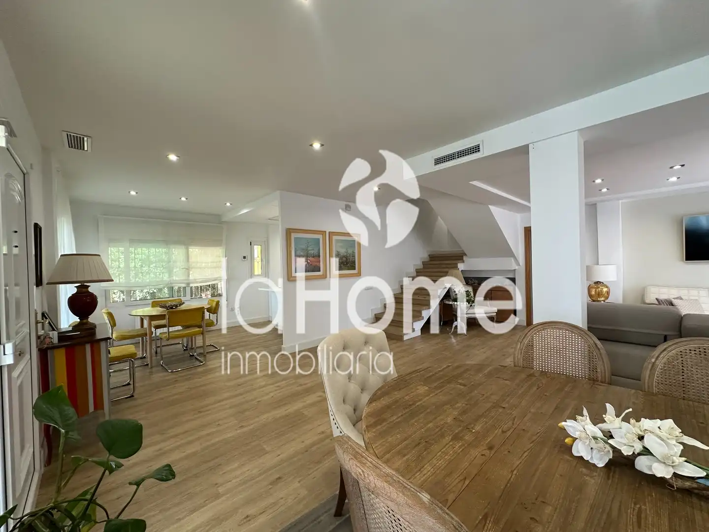 Sala de estar de Casa o chalet en venta en Paterna con Aire acondicionado, Calefacción y Jardín privado