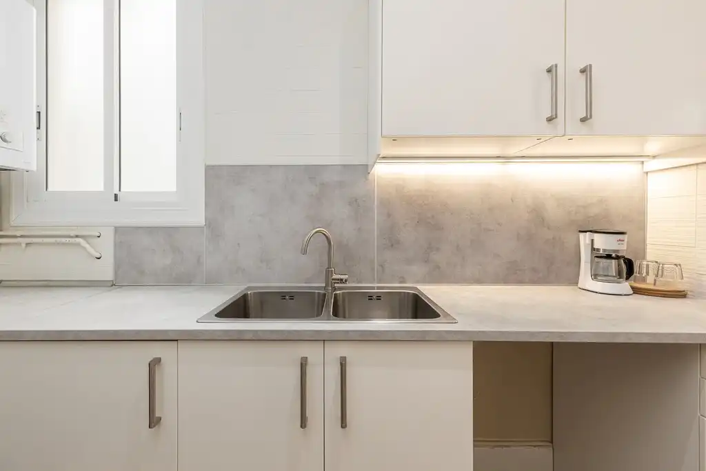 Cocina de Apartamento en venta en Barcelona con Calefacción, Parquet y Balcón